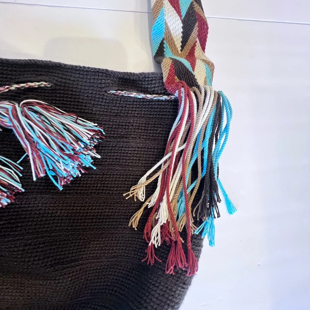 WÜITÜSÜ Handmade Wayuu Mochila Bag